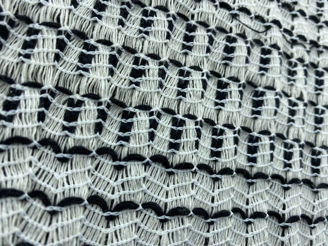 Kumaş · Yerli̇ · Lez · Pamuk Polyester · Si̇yah-ham · 150 Cm