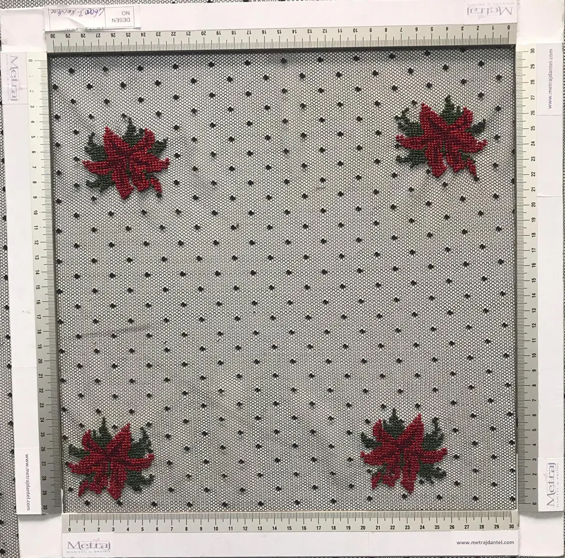 Tül Üzeri Yerli Lez Polyester Düz Nakışlı Puanlı Siyah 150 CM