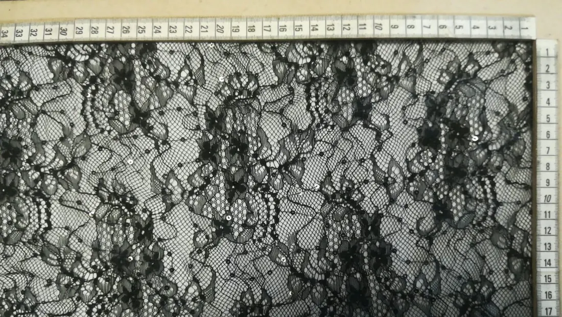 Dantel · İthal · Lez · Naylon · Pullu · Siyah · 140 Cm