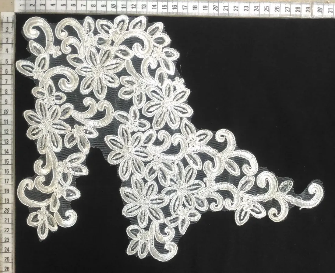 Brode · Yerli · Kordeneli · Polyester · Aplik · Siyah