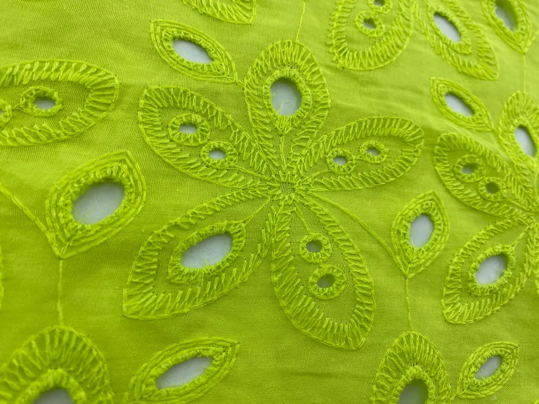 Yeşil Bohrerli Pamuk Polyester Vual Brode - 130 cm