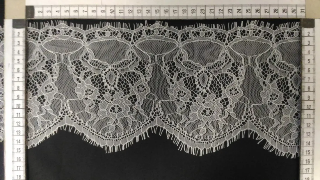 Sakallı Off White İthal Naylon Dantel Bant