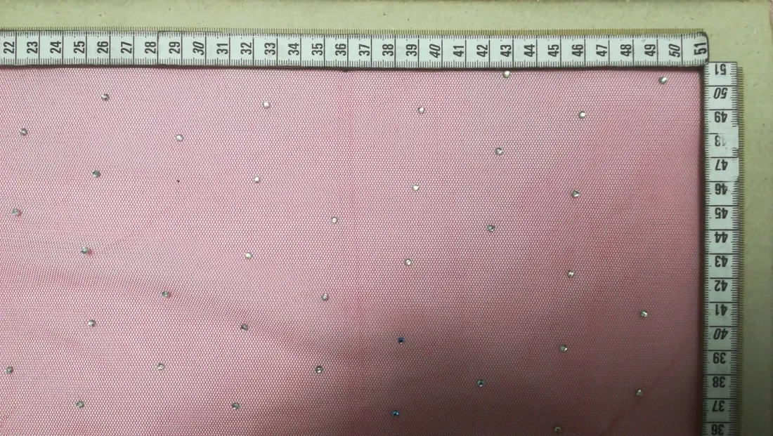 Kırmızı Taş Yapıştırmalı Tül Üzeri Kumaş, 150 cm