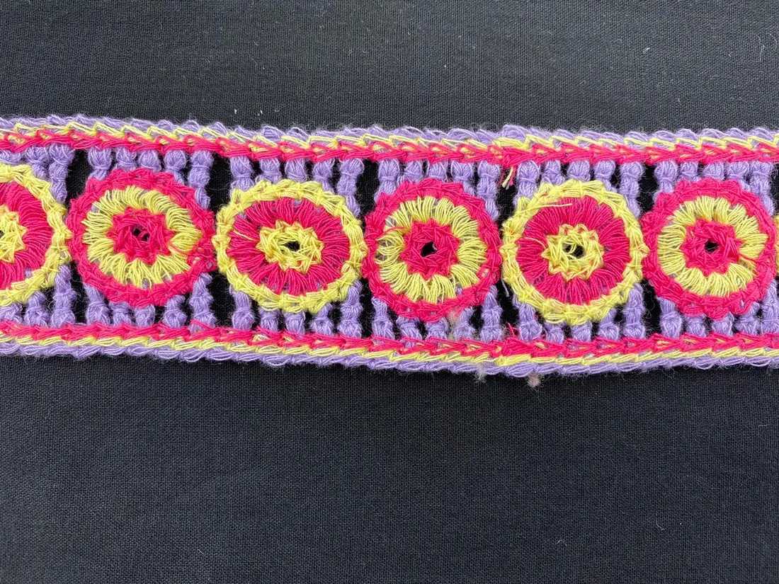 Mor-Pembe-Sarı Tığ İşi Bant, 4 cm