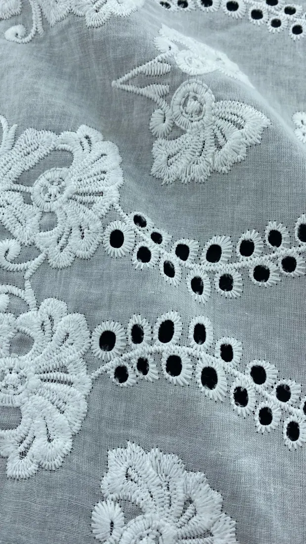 Off White Kordlu Brode Kumaş – Bohrerli Vual | İthal, 135 cm