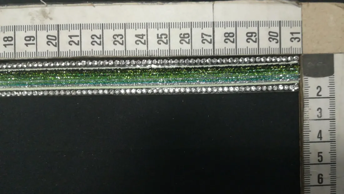 Yeşil Taşlı Kadife Simli Bant, 1.5 cm