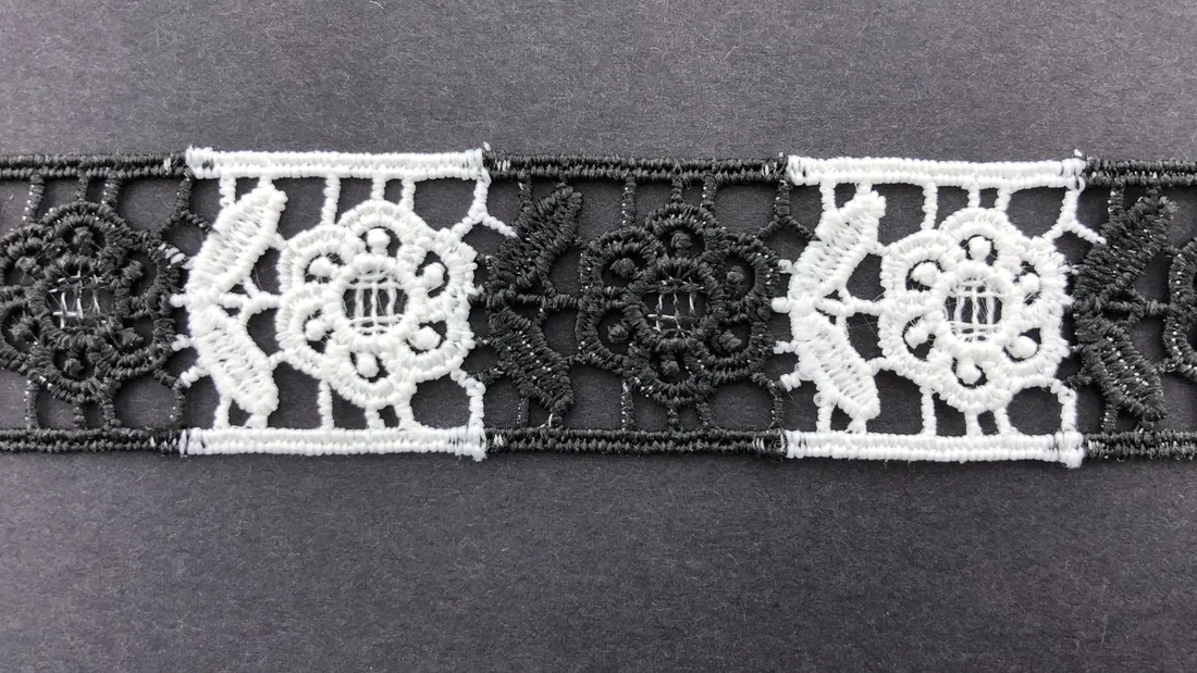 Siyah Beyaz Çift Renk Brode Bant - Mat Polyester, 2.5 cm (10911)